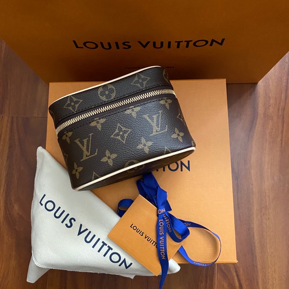 AUTHENTIC LOUIS VUITTON NICE NANO